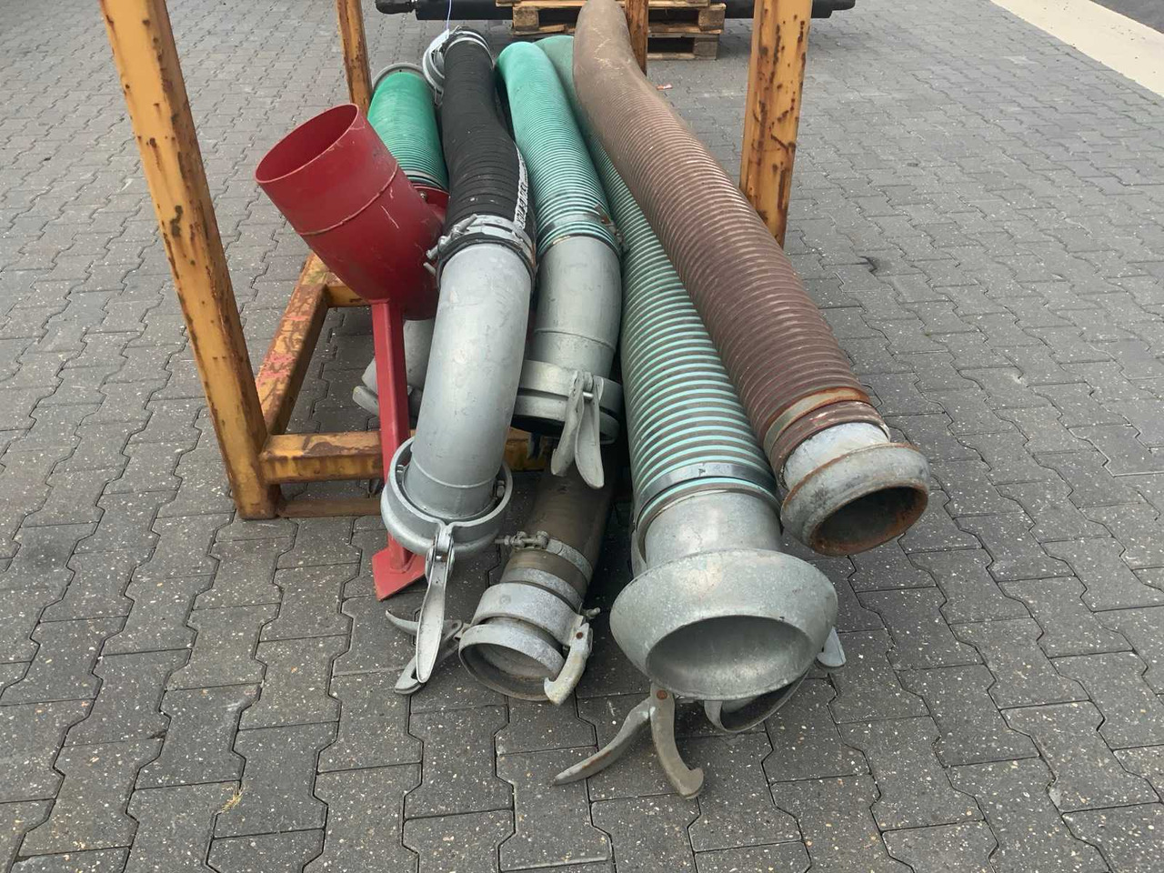 Various manure hoses (8x) - Pajisje plehërimi: foto 5 Various manure hoses (8x) - Pajisje plehërimi: foto 5