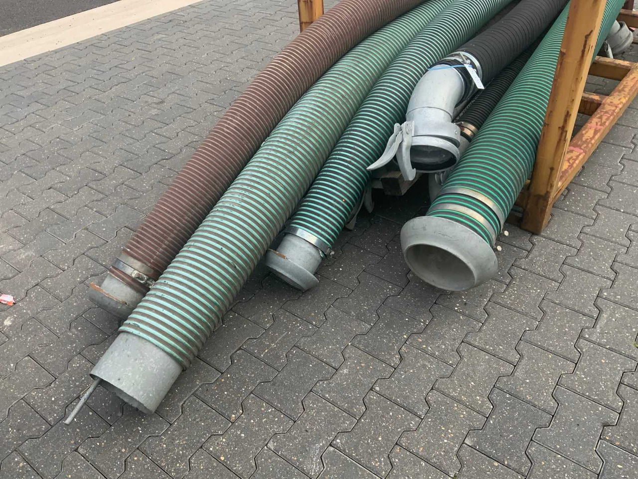 Various manure hoses (8x) - Pajisje plehërimi: foto 2 Various manure hoses (8x) - Pajisje plehërimi: foto 2