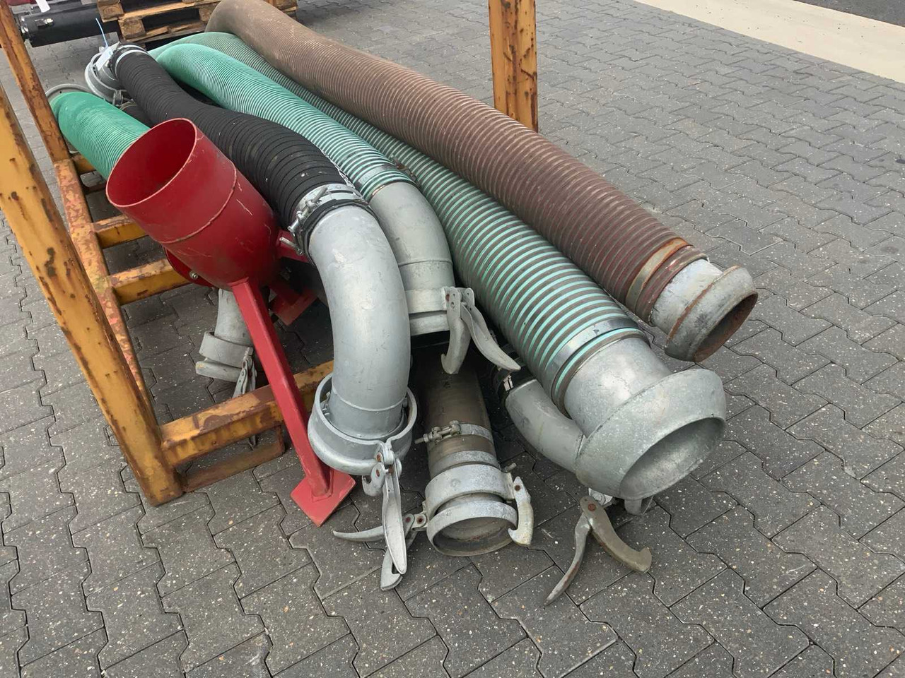 Various manure hoses (8x) - Pajisje plehërimi: foto 4 Various manure hoses (8x) - Pajisje plehërimi: foto 4