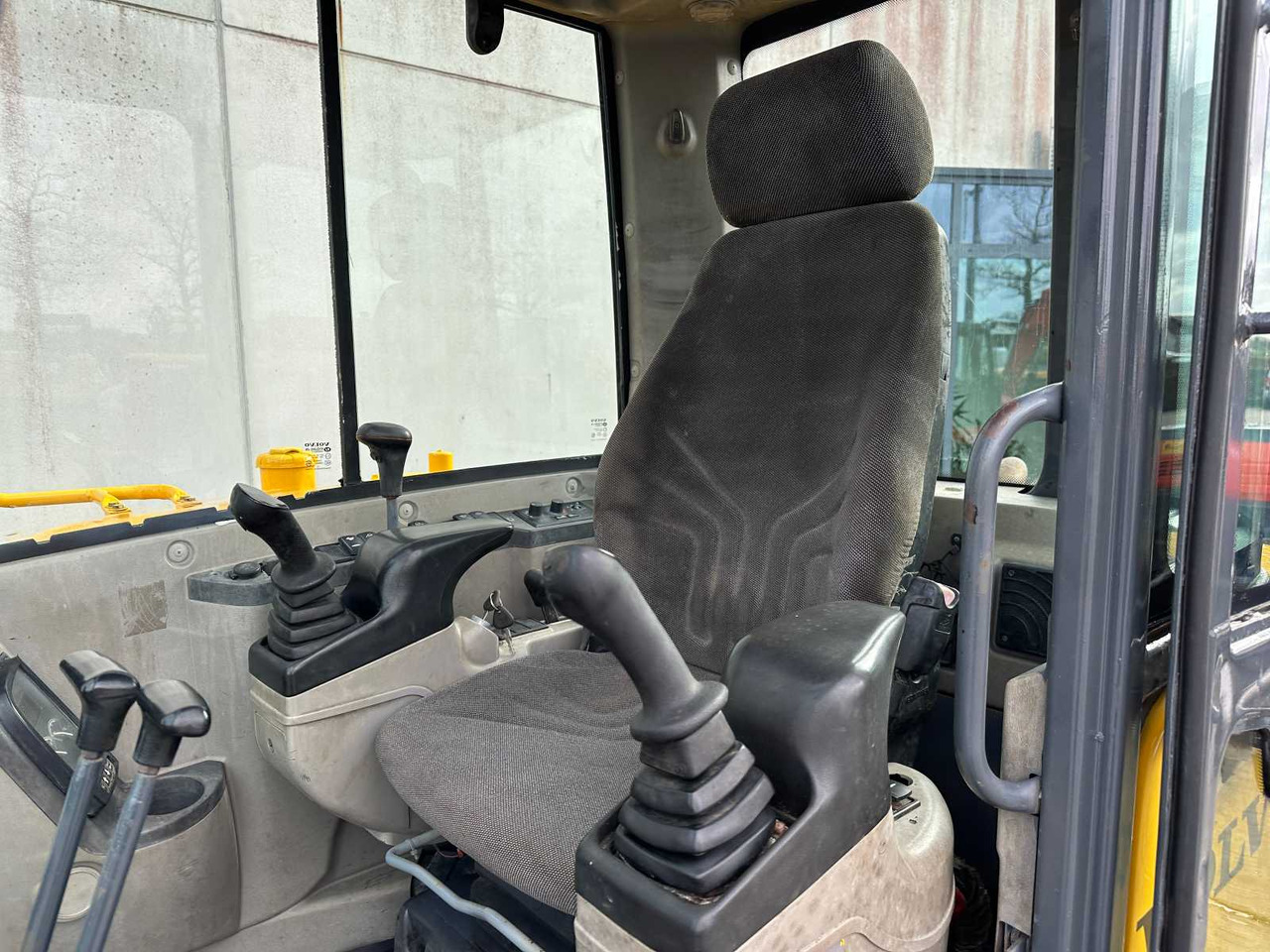 Ekskavator me zinxhirë Volvo EC60C: foto 34