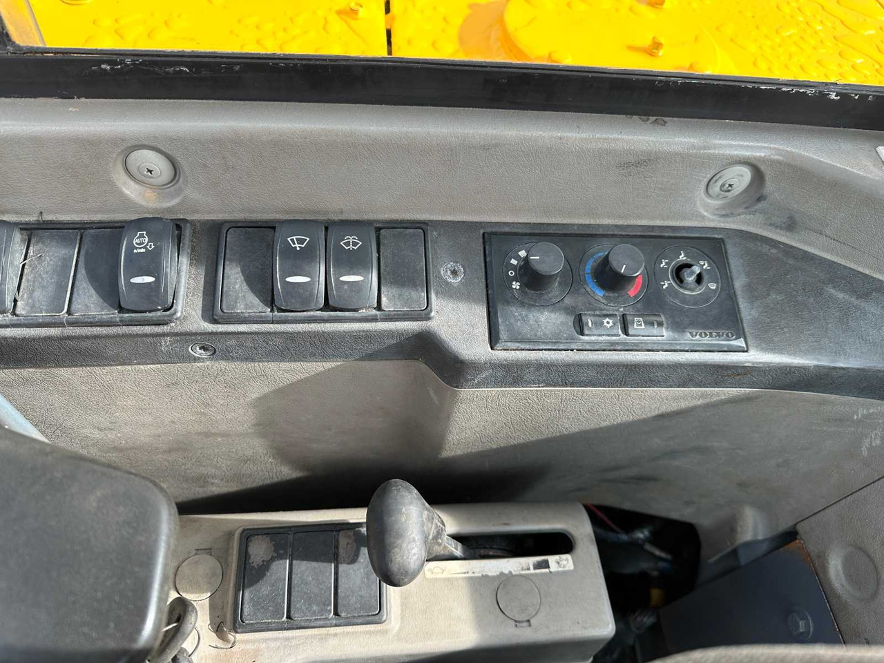 Ekskavator me zinxhirë Volvo EC60C: foto 36