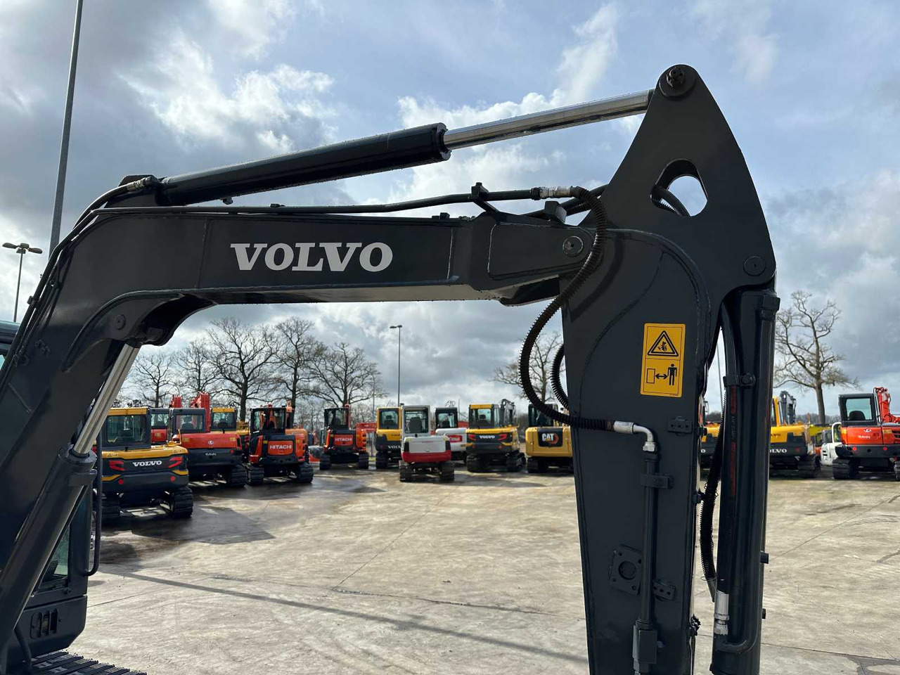 Ekskavator me zinxhirë Volvo EC60C: foto 13