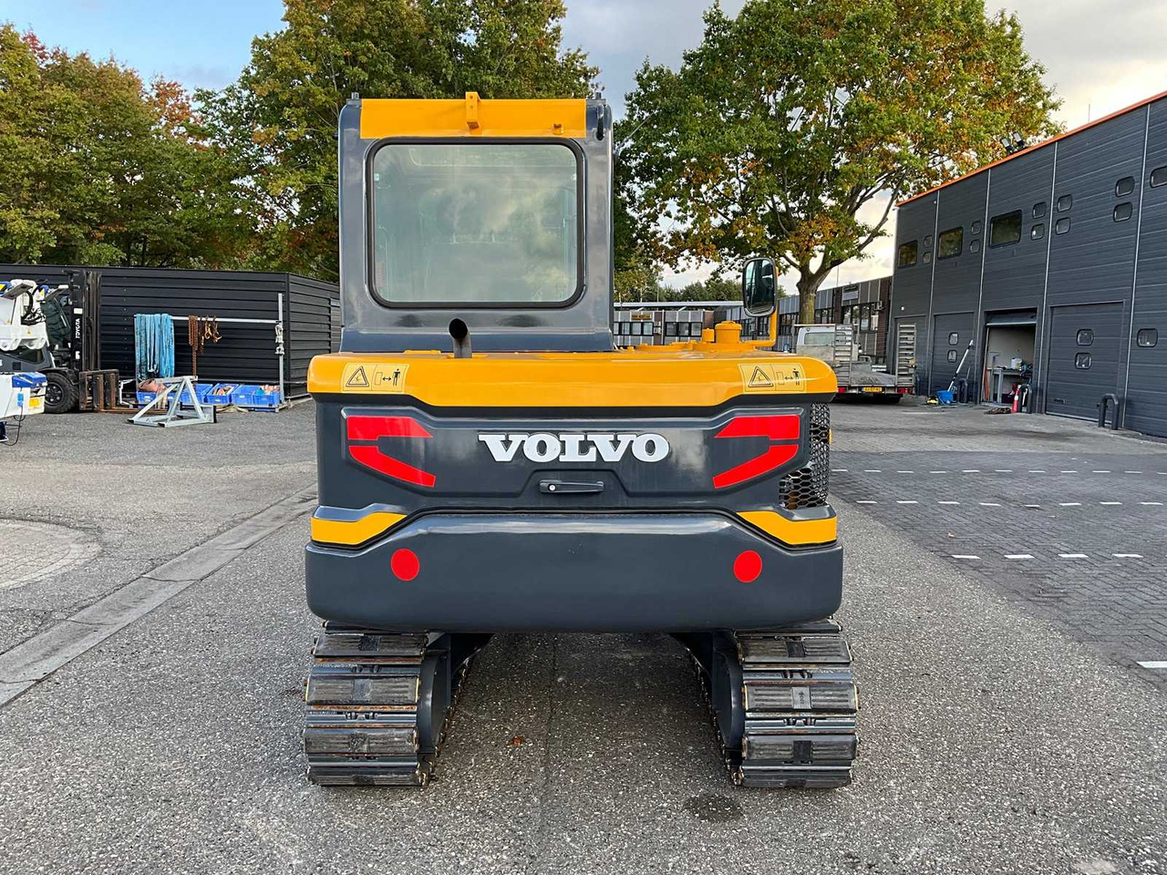 Volvo ED55D - Ekskavator me zinxhirë: foto 4 Volvo ED55D - Ekskavator me zinxhirë: foto 4
