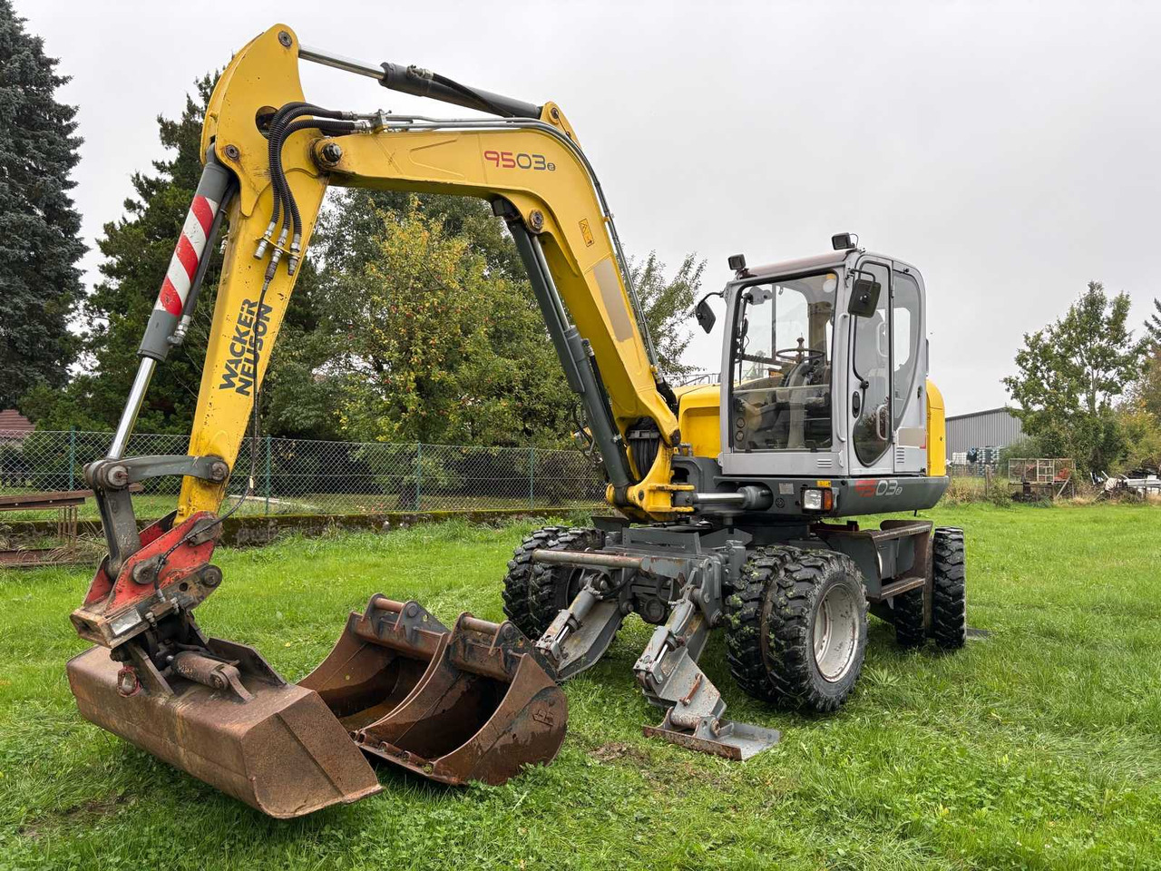 Wacker Neuson 9503-2 - Ekskavator me goma: foto 1 Wacker Neuson 9503-2 - Ekskavator me goma: foto 1