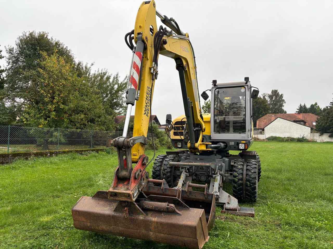 Wacker Neuson 9503-2 - Ekskavator me goma: foto 2 Wacker Neuson 9503-2 - Ekskavator me goma: foto 2
