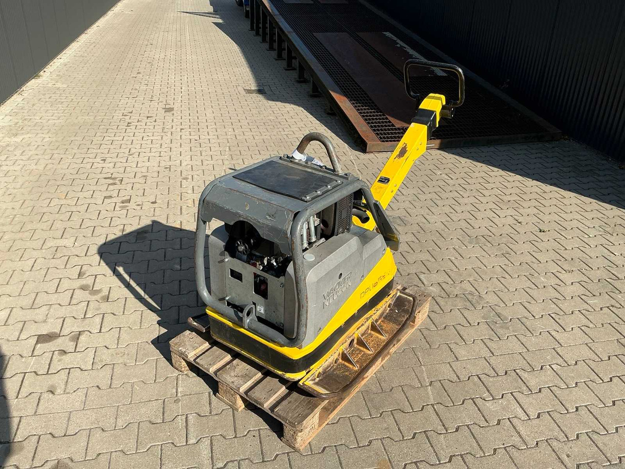 Wacker Neuson DPU6555Heap - Pllakë vibratori: foto 2 Wacker Neuson DPU6555Heap - Pllakë vibratori: foto 2