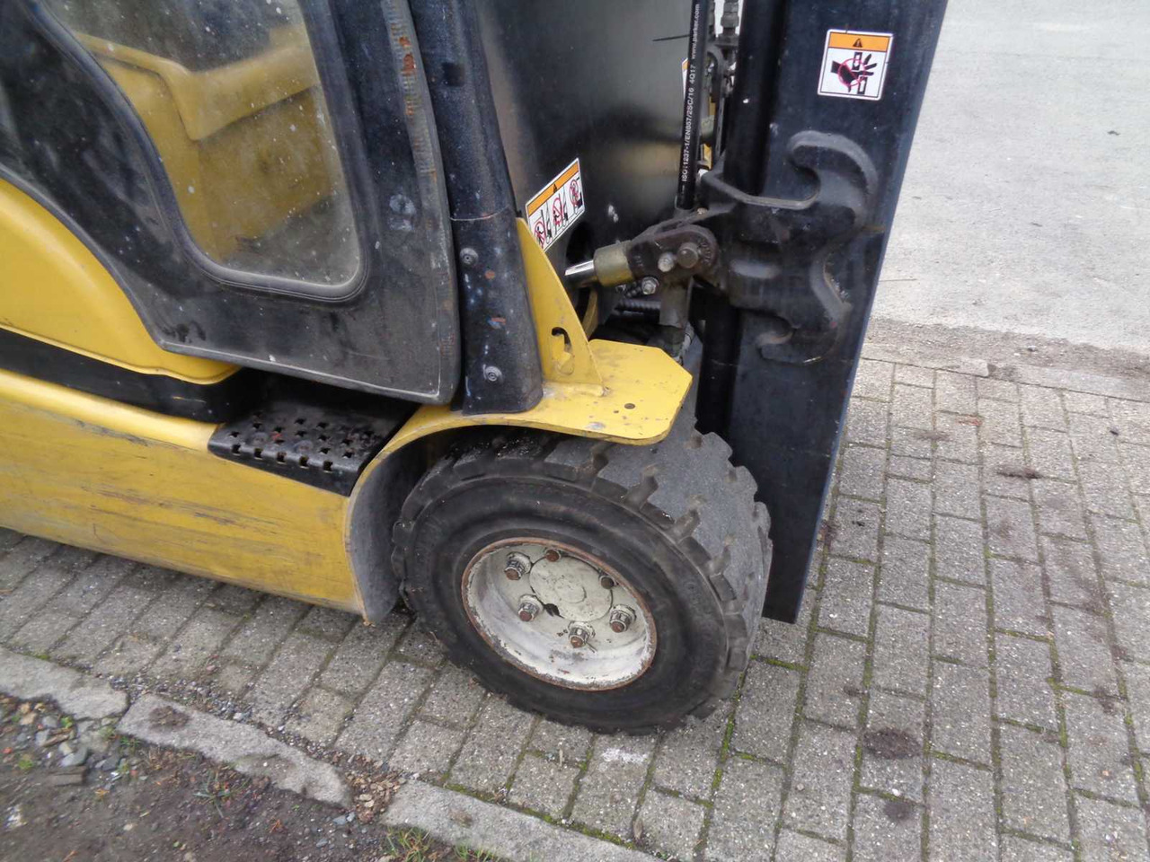 YALE ERP 30 VL ELECTRIC FORKLIFT, YALE-ERP 30 VL - Pirun ngritës: foto 2 YALE ERP 30 VL ELECTRIC FORKLIFT, YALE-ERP 30 VL - Pirun ngritës: foto 2