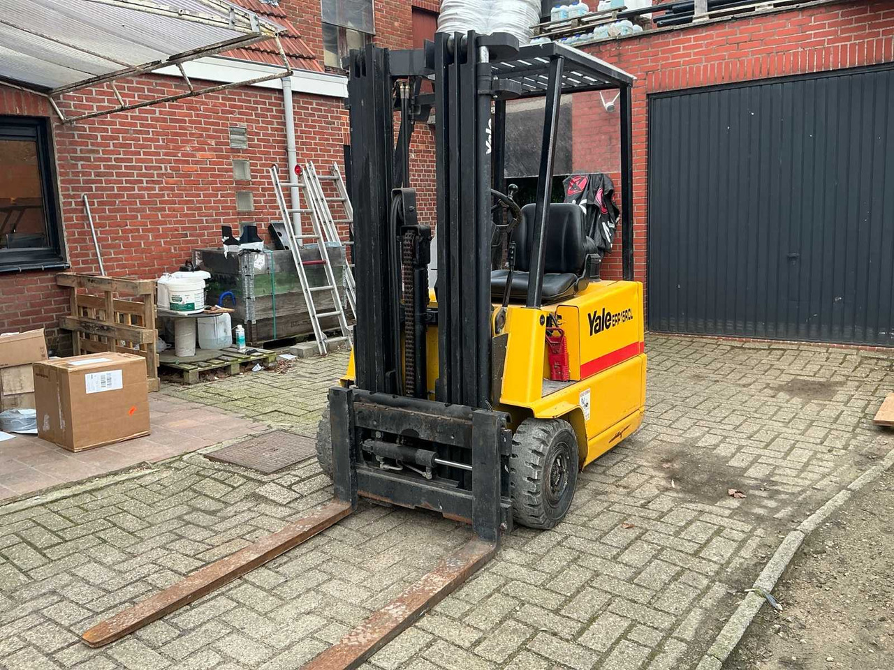 YALE ERP15RCL FORKLIFT - Pirun ngritës: foto 1 YALE ERP15RCL FORKLIFT - Pirun ngritës: foto 1