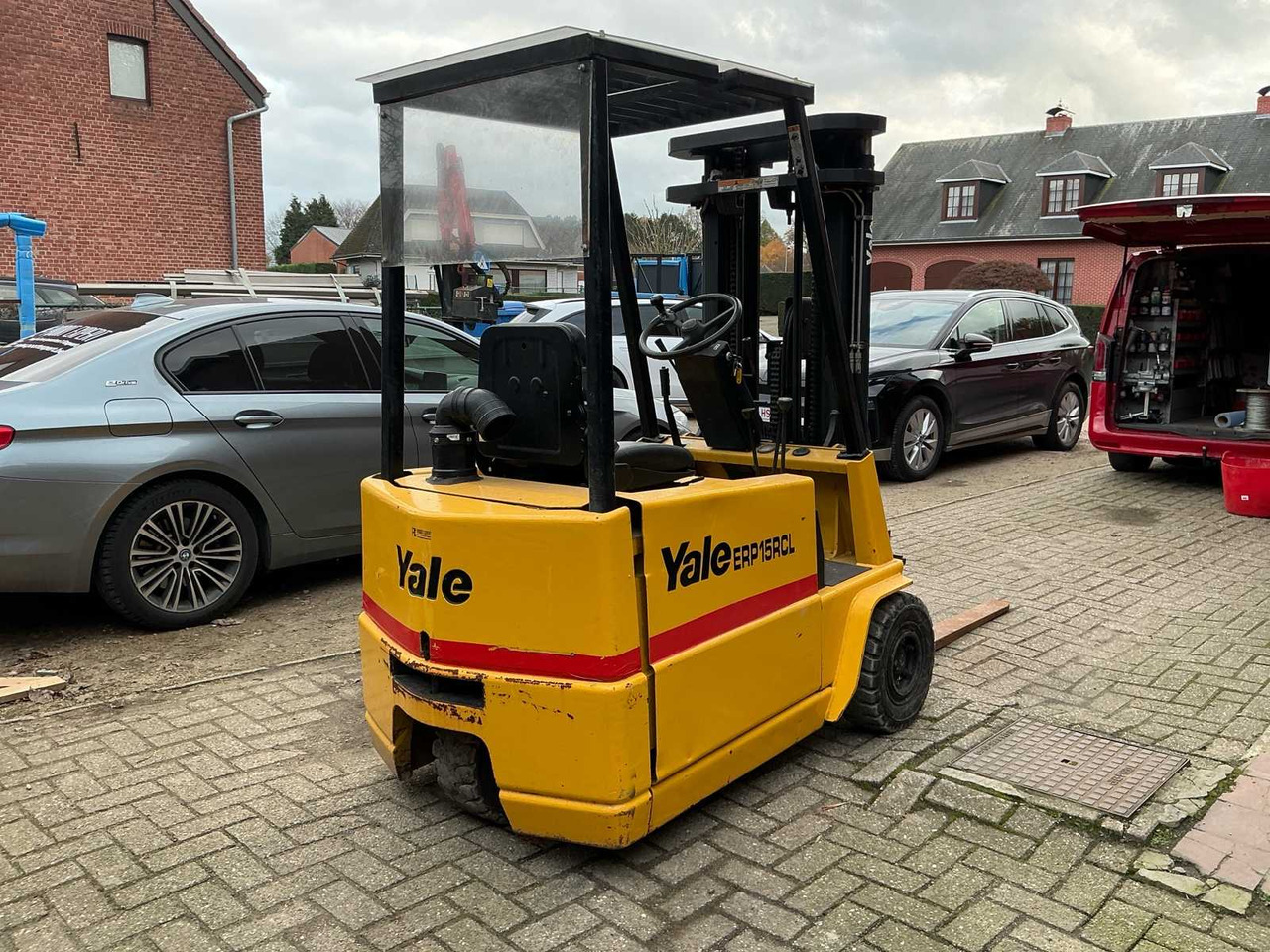 YALE ERP15RCL FORKLIFT - Pirun ngritës: foto 5 YALE ERP15RCL FORKLIFT - Pirun ngritës: foto 5