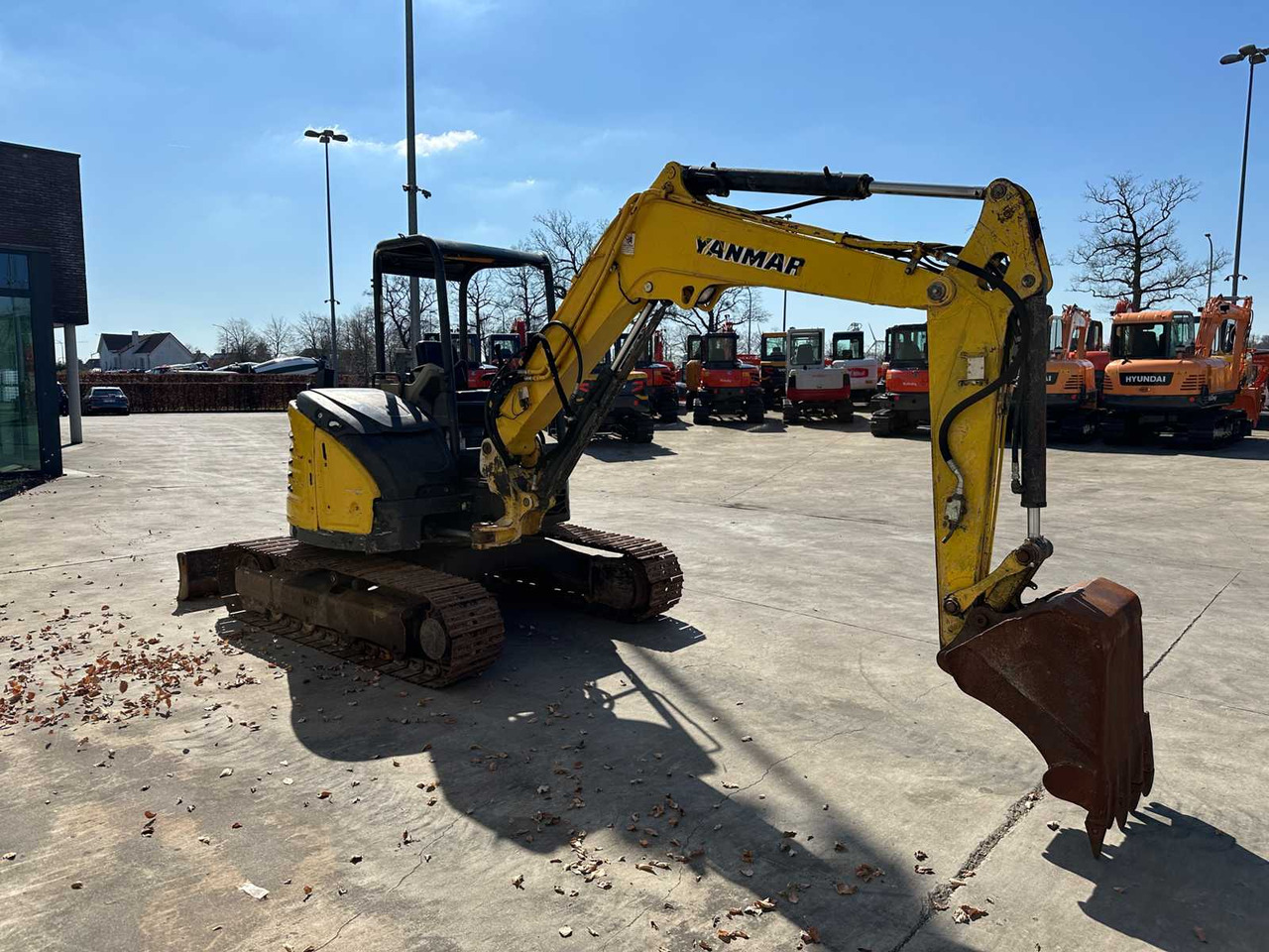Yanmar Vio45 - Ekskavator me zinxhirë: foto 3 Yanmar Vio45 - Ekskavator me zinxhirë: foto 3