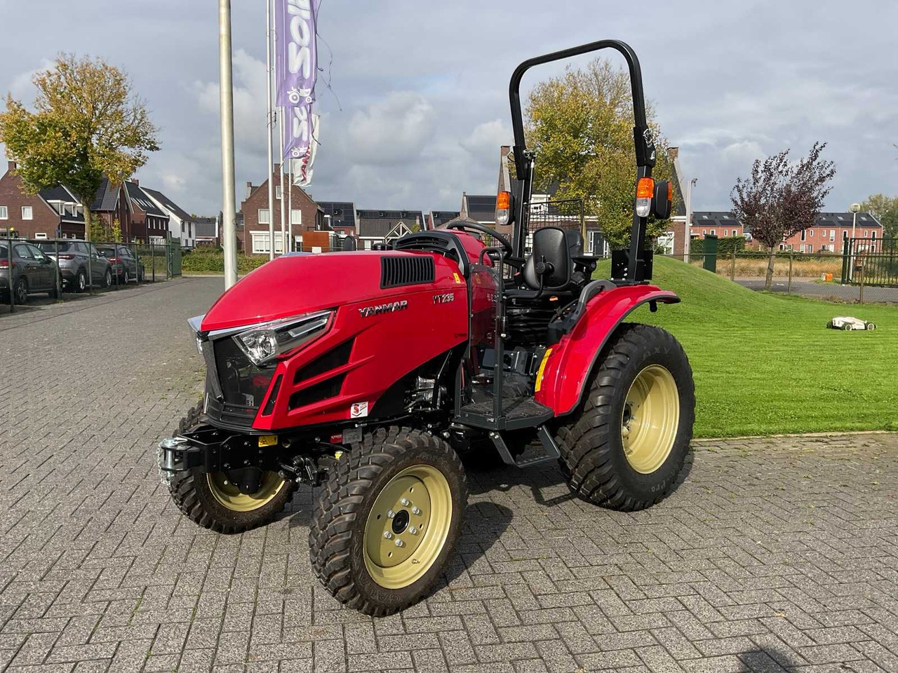 Yanmar YT235 - Minitraktor: foto 1 Yanmar YT235 - Minitraktor: foto 1