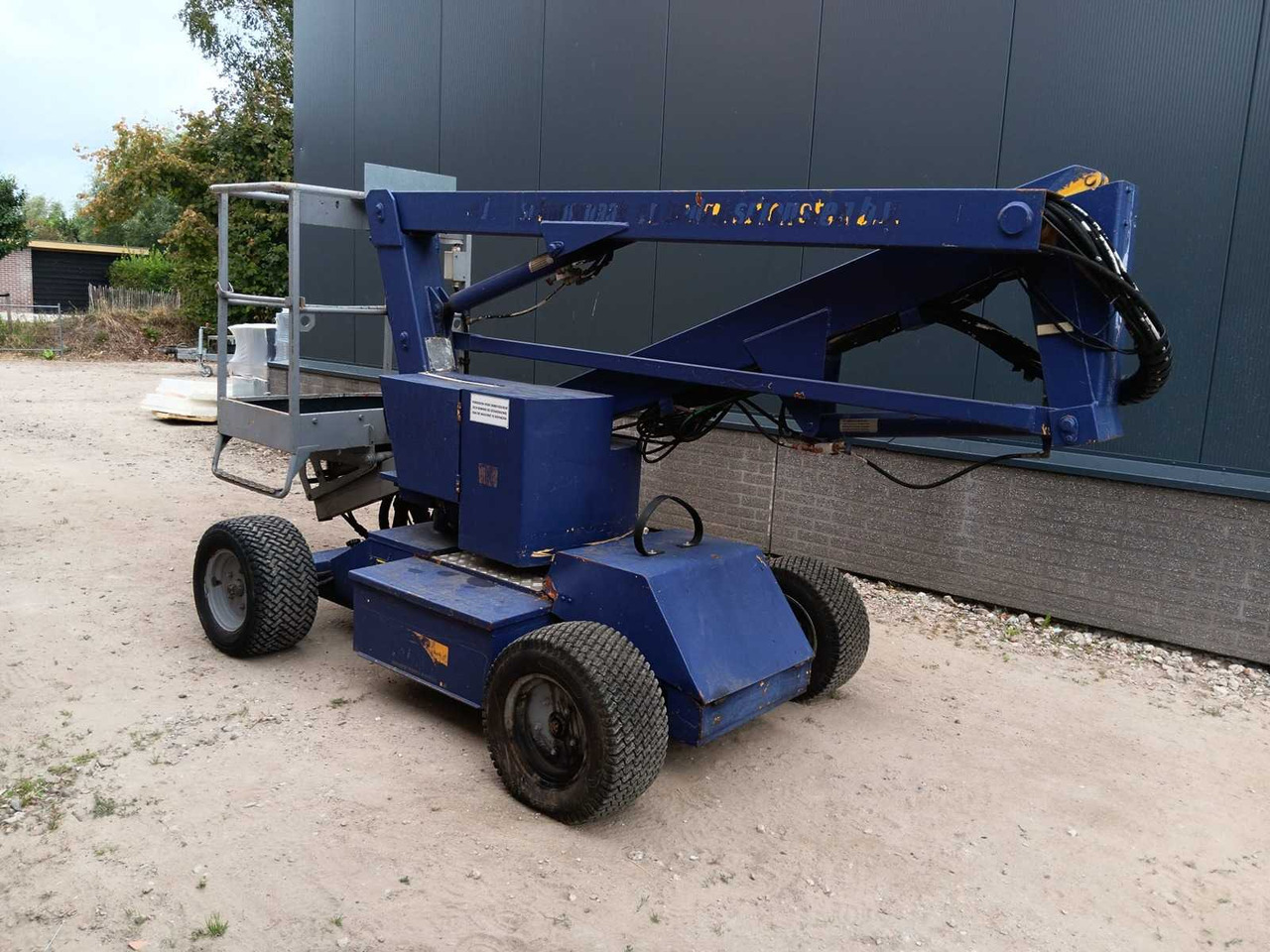 Niftylift HR12NDE - Platformë ajrore: foto 1 Niftylift HR12NDE - Platformë ajrore: foto 1