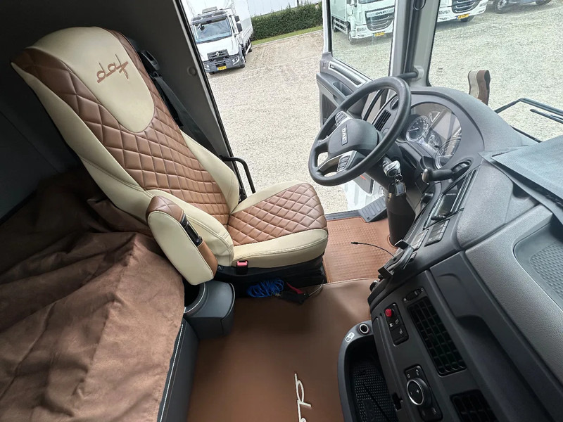 Kamion me tendë DAF XF 480: foto 17 Kamion me tendë DAF XF 480: foto 17