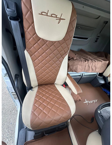 Kamion me tendë DAF XF 480: foto 16 Kamion me tendë DAF XF 480: foto 16