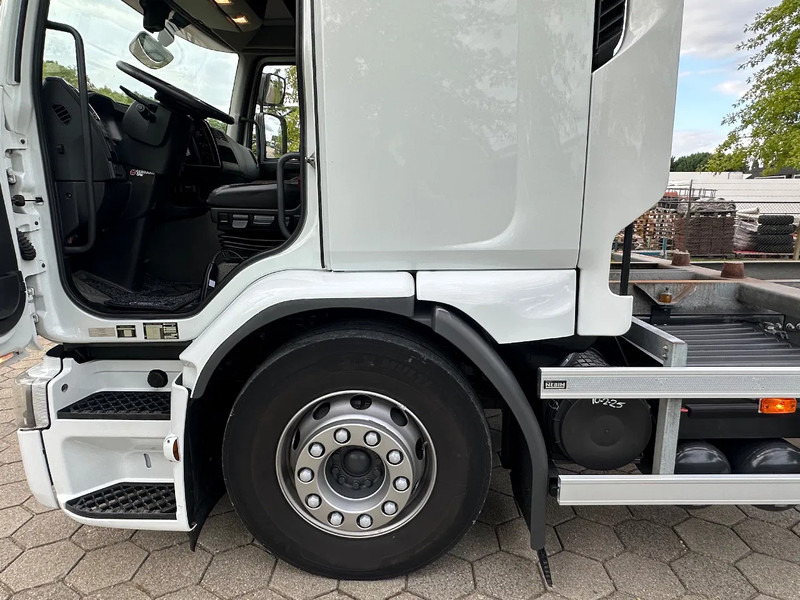 Renault D280 - Kamion me tendë: foto 5 Renault D280 - Kamion me tendë: foto 5