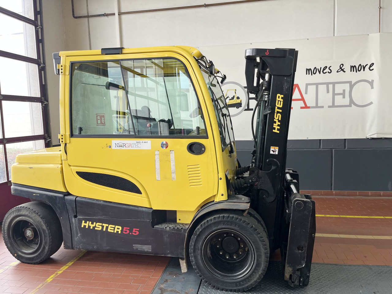 Hyster J5.5XN6 Advance - Pirun elektrik: foto 3 Hyster J5.5XN6 Advance - Pirun elektrik: foto 3