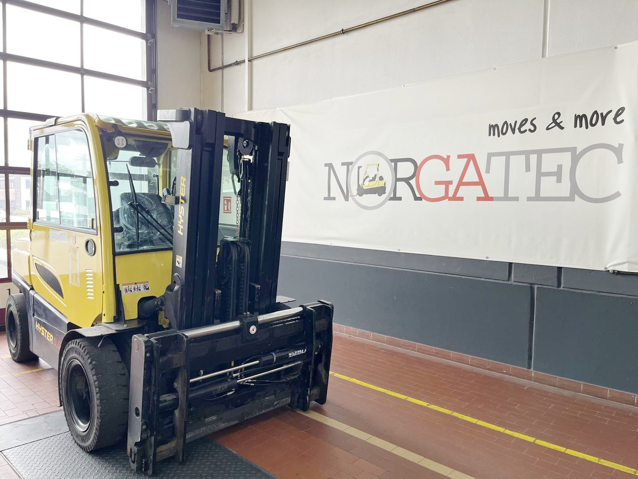 Hyster J5.5XN6 Advance - Pirun elektrik: foto 1 Hyster J5.5XN6 Advance - Pirun elektrik: foto 1