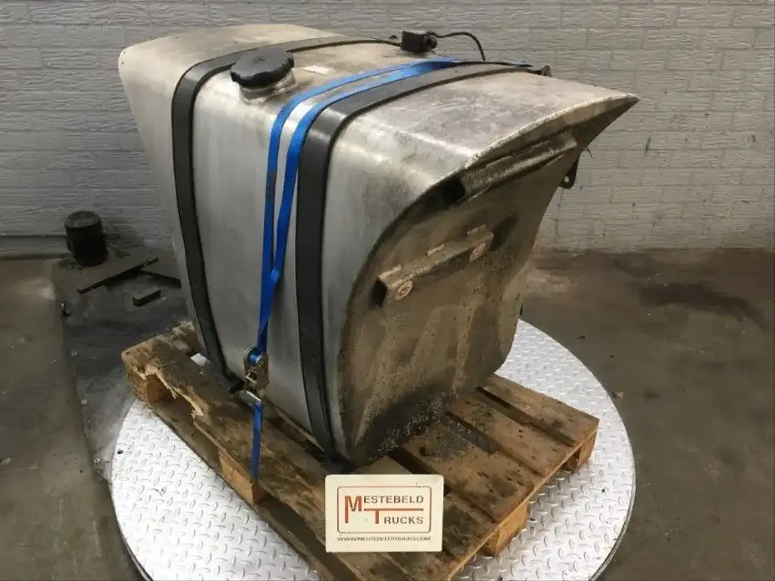 Diversen Brandstoftank Actros - Serbatori i karburantit për Kamioni: foto 1 Diversen Brandstoftank Actros - Serbatori i karburantit për Kamioni: foto 1