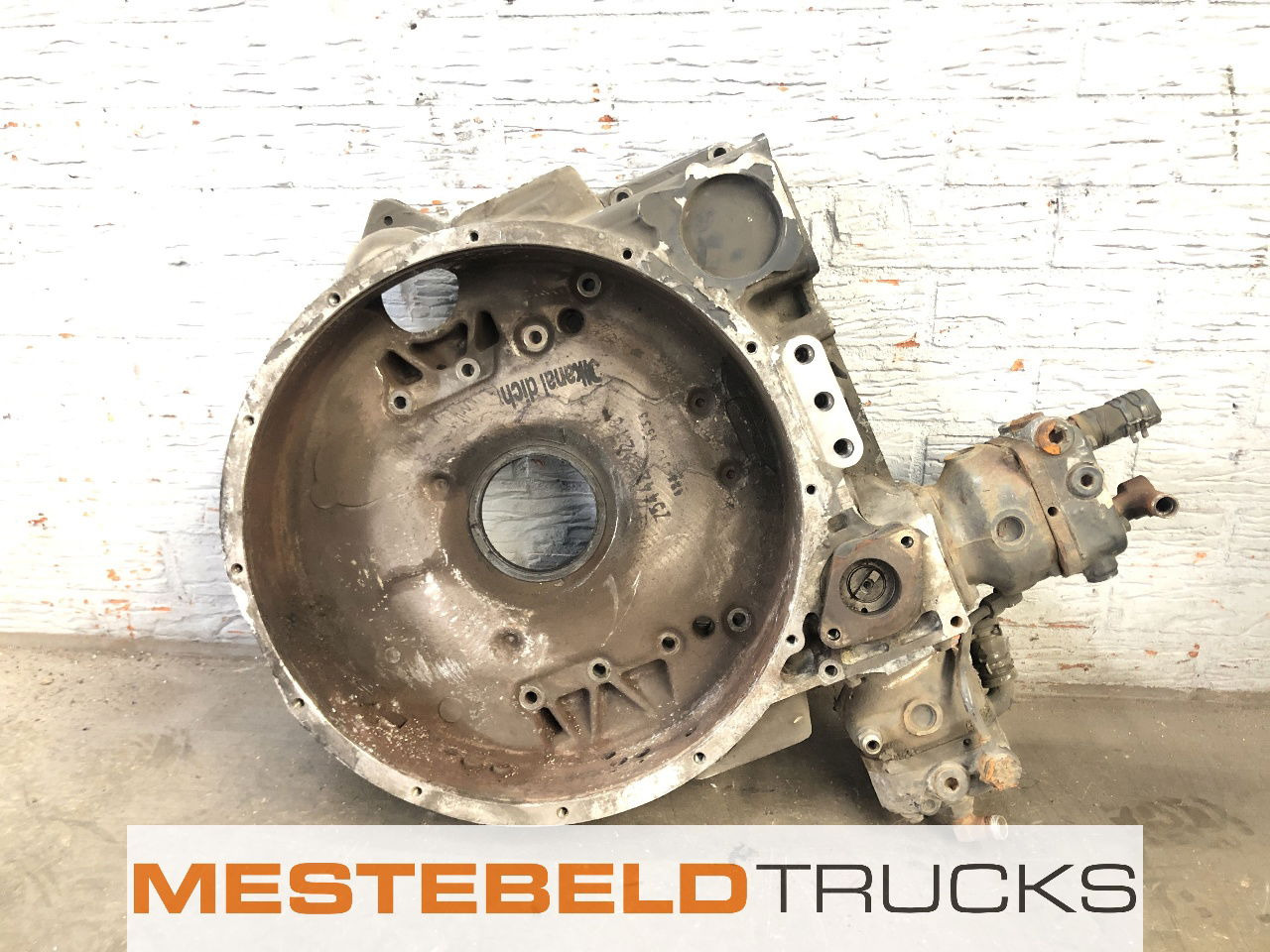 MAN Vliegwielhuis D2840 LF21 - Motori për Kamioni: foto 1 MAN Vliegwielhuis D2840 LF21 - Motori për Kamioni: foto 1