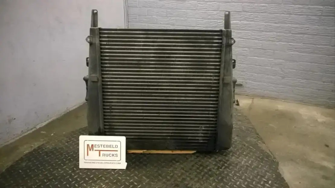 Mercedes-Benz Intercooler Econic - Sistemi i ftohjes për Kamioni: foto 1 Mercedes-Benz Intercooler Econic - Sistemi i ftohjes për Kamioni: foto 1