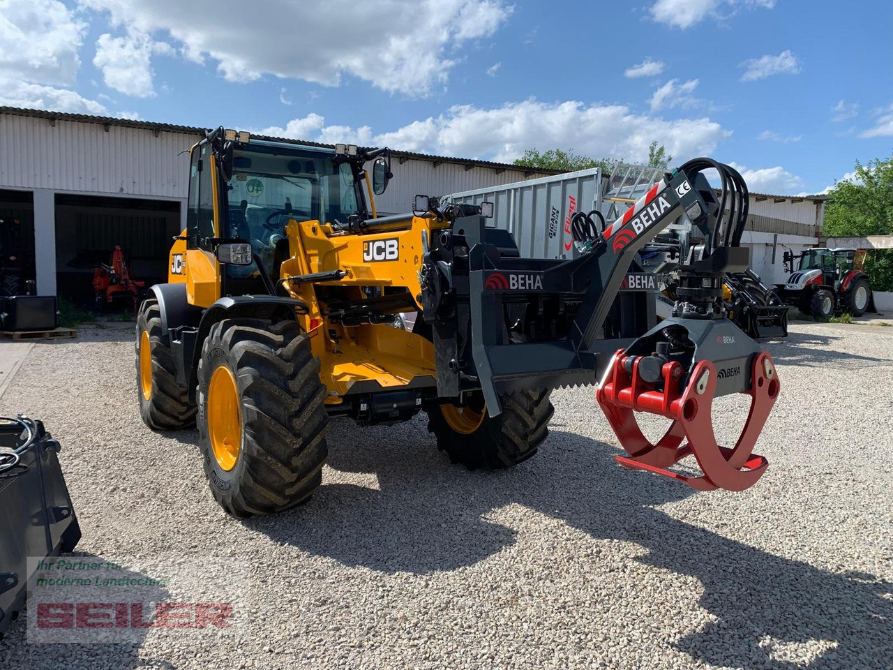 Ngarkues teleskopik me rrota JCB TM 320 S Agri: foto 6