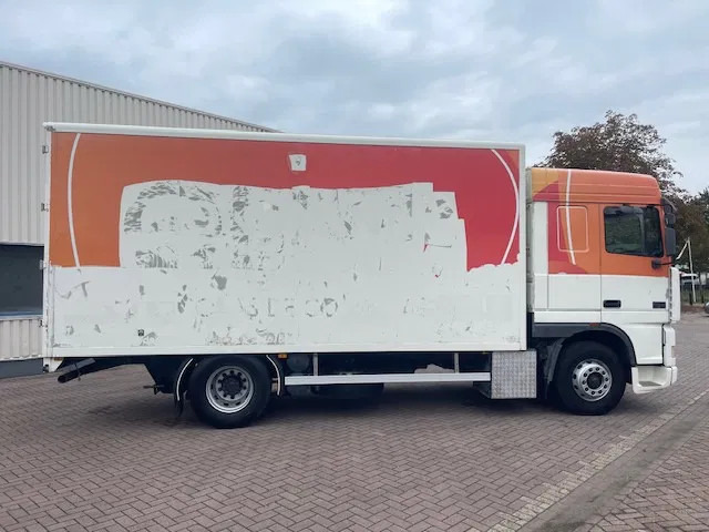 DAF XF 95.380 Euro 2 Manual-Gear - Kamion vagonetë: foto 2 DAF XF 95.380 Euro 2 Manual-Gear - Kamion vagonetë: foto 2