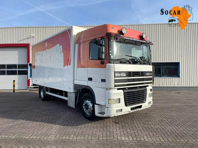 DAF XF 95.380 Euro 2 Manual-Gear - Kamion vagonetë: foto 1 DAF XF 95.380 Euro 2 Manual-Gear - Kamion vagonetë: foto 1