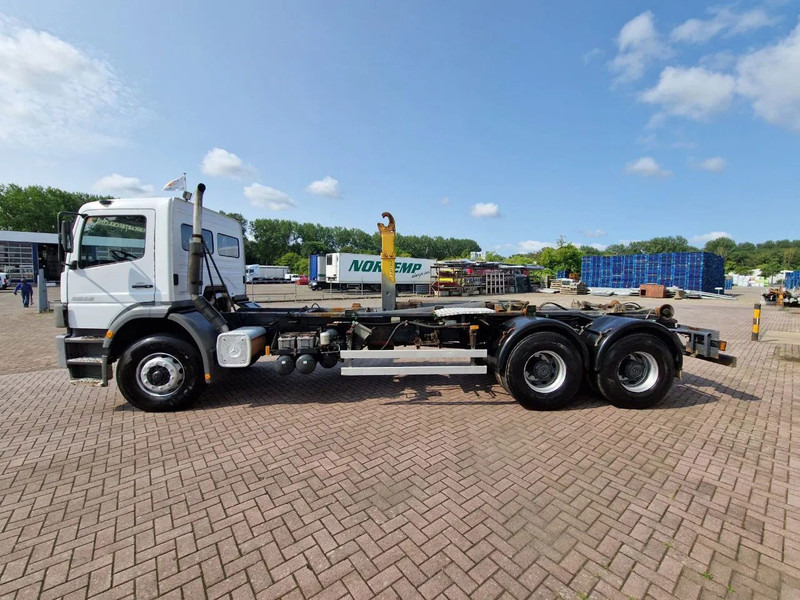 Mercedes-Benz Atego 2628 6x4 Euro 3 Manual Gear full steel suspension - Kamion vetëngarkues: foto 5 Mercedes-Benz Atego 2628 6x4 Euro 3 Manual Gear full steel suspension - Kamion vetëngarkues: foto 5