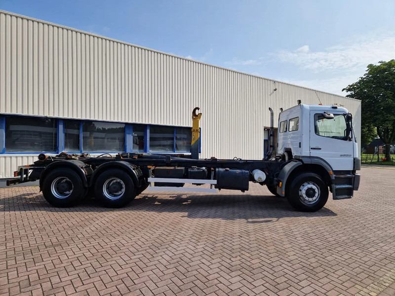 Mercedes-Benz Atego 2628 6x4, Manual gear, full steel suspension - Kamion kabinë-shasi: foto 4 Mercedes-Benz Atego 2628 6x4, Manual gear, full steel suspension - Kamion kabinë-shasi: foto 4