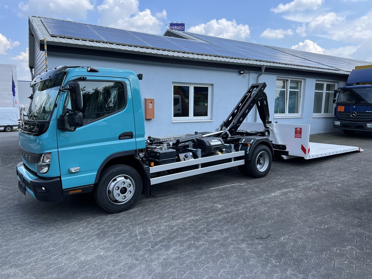 FUSO Canter FUSO 9C18 City Abrollkipper Krokbil Color - Kamion vetëngarkues, Kamion me vinç: foto 1 FUSO Canter FUSO 9C18 City Abrollkipper Krokbil Color - Kamion vetëngarkues, Kamion me vinç: foto 1