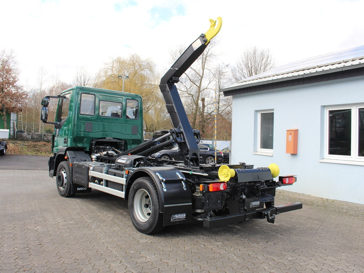 IVECO Euro Cargo 160E32 4x2 Abrollkipper Aut. NEU - Kamion vetëngarkues: foto 1 IVECO Euro Cargo 160E32 4x2 Abrollkipper Aut. NEU - Kamion vetëngarkues: foto 1