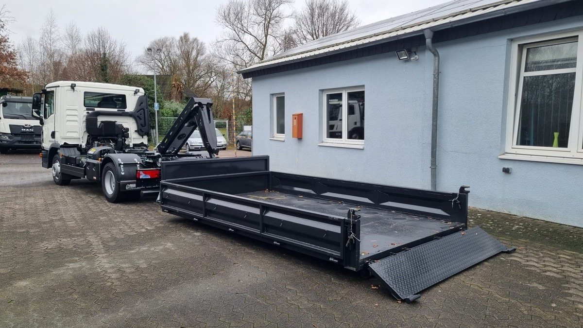 MAN TGL 12.220 BL NEU City Abrollkipper 8t TipMatic - Kamion vetëngarkues: foto 2 MAN TGL 12.220 BL NEU City Abrollkipper 8t TipMatic - Kamion vetëngarkues: foto 2