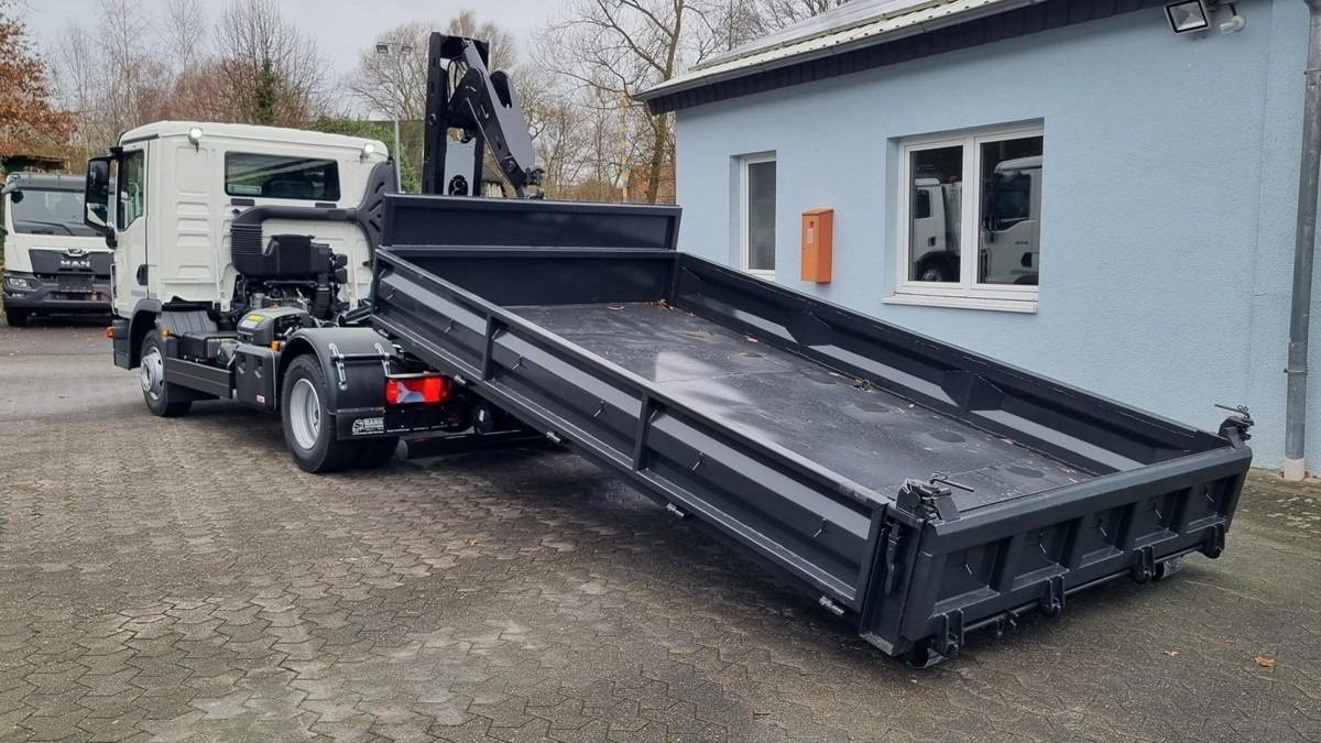 MAN TGL 12.220 BL NEU City Abrollkipper 8t TipMatic - Kamion vetëngarkues: foto 4 MAN TGL 12.220 BL NEU City Abrollkipper 8t TipMatic - Kamion vetëngarkues: foto 4