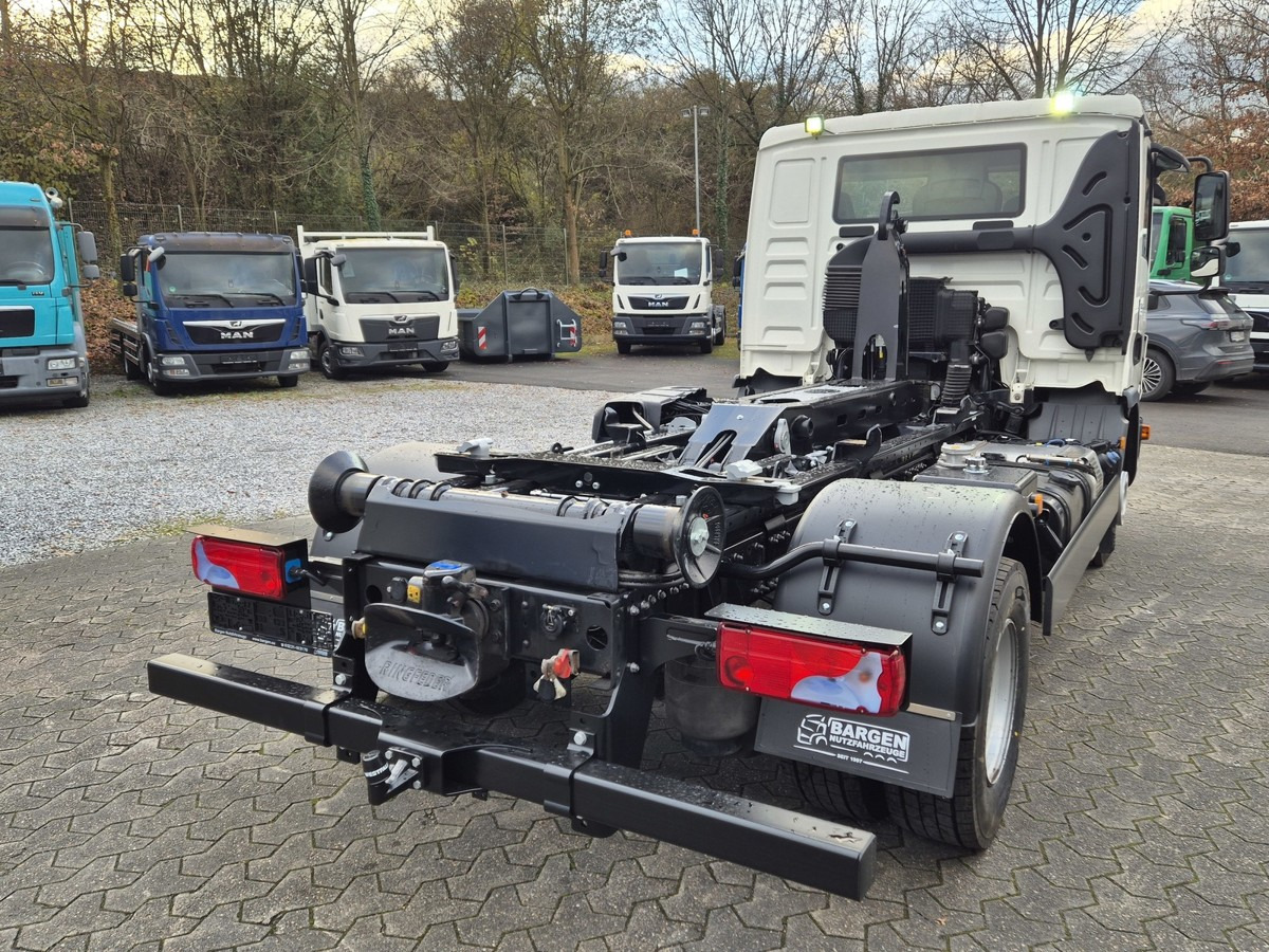 MAN TGL 12.250 BL City Abrollkipper AHK Euro 6 - Kamion vetëngarkues: foto 3 MAN TGL 12.250 BL City Abrollkipper AHK Euro 6 - Kamion vetëngarkues: foto 3