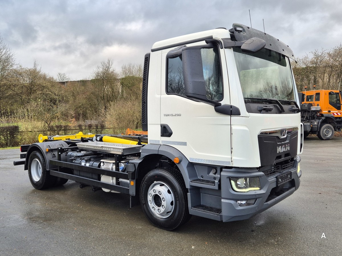 MAN TGM 15.290 BL Abrollkipper PowerMatic Standheiz. - Kamion vetëngarkues: foto 2 MAN TGM 15.290 BL Abrollkipper PowerMatic Standheiz. - Kamion vetëngarkues: foto 2