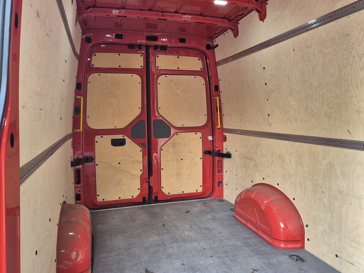 Lizingu i VW Crafter 35 Maxi L4H3 1Hand PDC VW Crafter 35 Maxi L4H3 1Hand PDC: foto 15 Lizingu i VW Crafter 35 Maxi L4H3 1Hand PDC VW Crafter 35 Maxi L4H3 1Hand PDC: foto 15