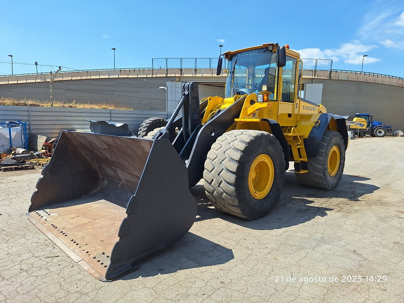 VOLVO L120E - Fadrom me goma: foto 2 VOLVO L120E - Fadrom me goma: foto 2