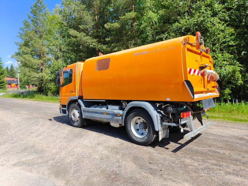 Bucher Cityfant 60 MB Atego - Makinë fshirëse për rrugët: foto 3 Bucher Cityfant 60 MB Atego - Makinë fshirëse për rrugët: foto 3