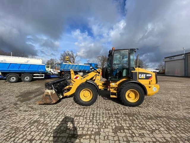 CAT 908M, 4+1 Schaufel, Palettengabel, wenig Std. - Fadrom me goma: foto 2 CAT 908M, 4+1 Schaufel, Palettengabel, wenig Std. - Fadrom me goma: foto 2