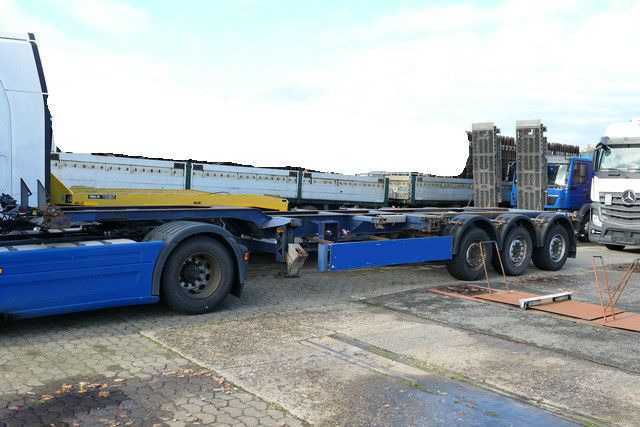 Carnehl CCS/HS, 1x20/2x20/1x30/1x40 Fuß Container, Lift - Transportjer kontejnerësh/ Gjysmë rimorkio me karroceri të çmontueshme: foto 4 Carnehl CCS/HS, 1x20/2x20/1x30/1x40 Fuß Container, Lift - Transportjer kontejnerësh/ Gjysmë rimorkio me karroceri të çmontueshme: foto 4
