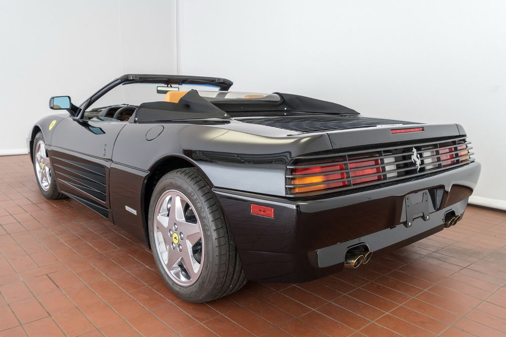Ferrari 348 Spider/TOP Zustand/Zahnriemen+TÜV neu! - Veturë: foto 4 Ferrari 348 Spider/TOP Zustand/Zahnriemen+TÜV neu! - Veturë: foto 4