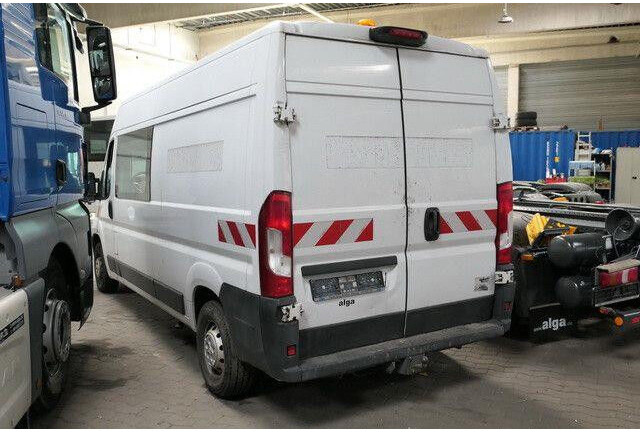 Fiat Ducato MultiCab, 6 Sitze, AHK, Klima, Trennwand - Furgon: foto 4 Fiat Ducato MultiCab, 6 Sitze, AHK, Klima, Trennwand - Furgon: foto 4