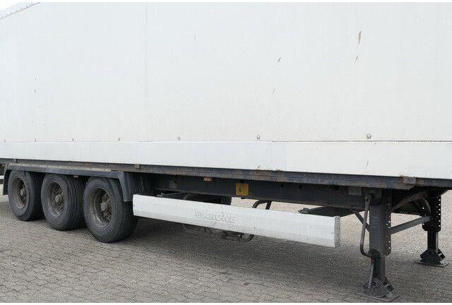 Krone SD, Isoliert, Türen, BPW, Luftfederung, 13.62m - Gjysmë rimorkio me vagonetë të mbyllur: foto 4 Krone SD, Isoliert, Türen, BPW, Luftfederung, 13.62m - Gjysmë rimorkio me vagonetë të mbyllur: foto 4