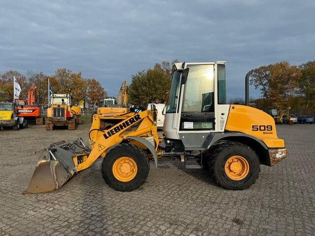 Liebherr L 509, 4+1 Schaufel, 3. Steuerkreis, Gabel - Fadrom me goma: foto 3 Liebherr L 509, 4+1 Schaufel, 3. Steuerkreis, Gabel - Fadrom me goma: foto 3