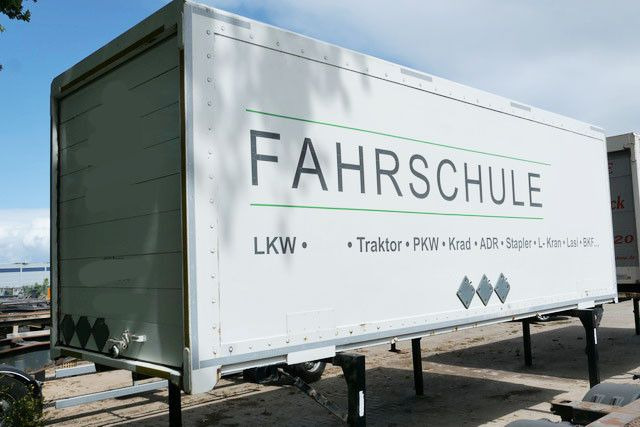 Lübtheen WKO 715, Wechselkoffer, BDF, Rolltor - Transportjer kontejnerësh/ Kamion me karroceri të çmontueshme: foto 4 Lübtheen WKO 715, Wechselkoffer, BDF, Rolltor - Transportjer kontejnerësh/ Kamion me karroceri të çmontueshme: foto 4