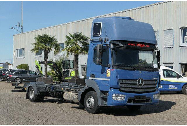Mercedes-Benz 918 L Atego 4x2, Nebenantrieb, Standklima - Kamion kabinë-shasi: foto 1 Mercedes-Benz 918 L Atego 4x2, Nebenantrieb, Standklima - Kamion kabinë-shasi: foto 1