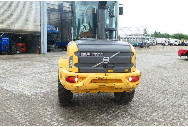 Volvo L30G, 4+1 Schaufel, Palettengabel, Hydr. S.W.S. - Fadrom me goma: foto 4 Volvo L30G, 4+1 Schaufel, Palettengabel, Hydr. S.W.S. - Fadrom me goma: foto 4