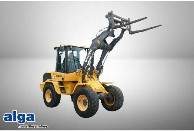 Volvo L30G, 4+1 Schaufel, Palettengabel, Hydr. S.W.S. - Fadrom me goma: foto 1 Volvo L30G, 4+1 Schaufel, Palettengabel, Hydr. S.W.S. - Fadrom me goma: foto 1
