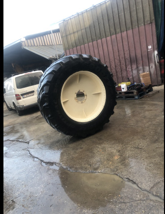 2 roues GoodYear 650/65R42 - Traktor: foto 5 2 roues GoodYear 650/65R42 - Traktor: foto 5