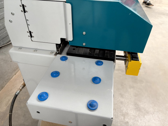 Makineri për përpunimin e drurit Plaqueuse de chants VIRutex EB 140 PLC (2024): foto 8